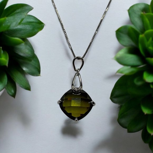 Silver Women's Choker 16" Necklace With Green Faceted Silver Plated Pendant - Picture 4 of 11